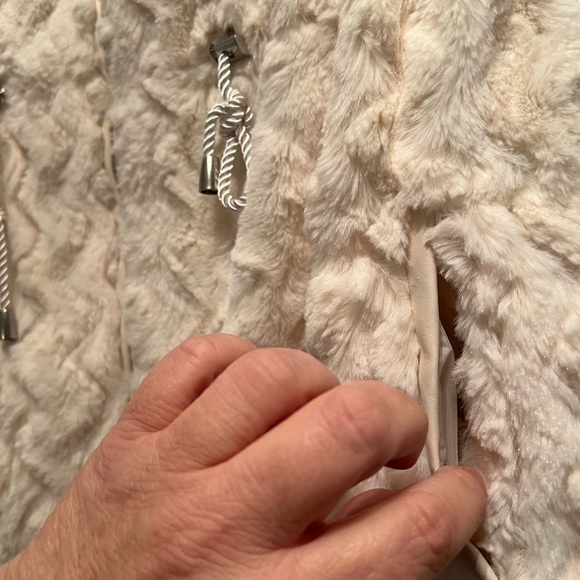 Cato women's size medium vest - Picture 4 of 9